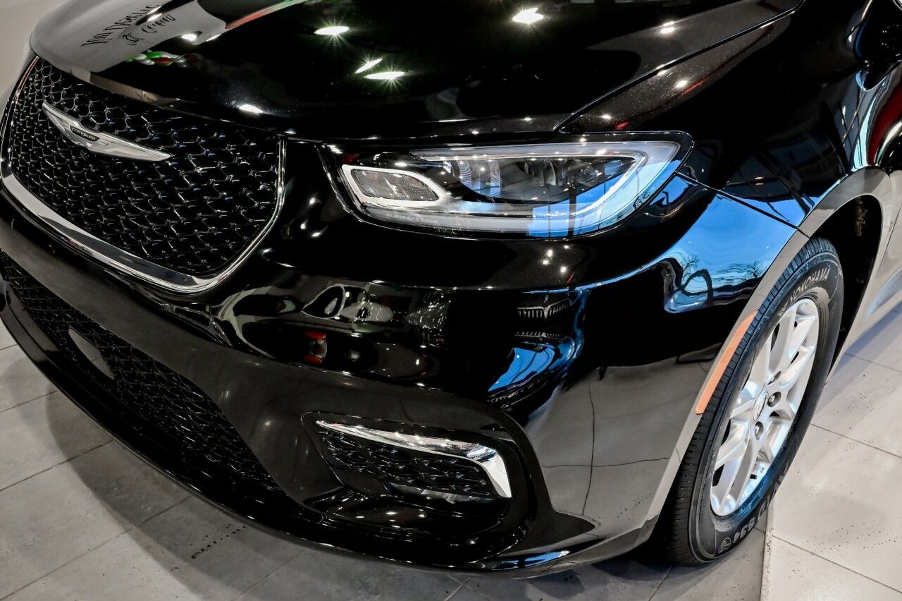 2025 Chrysler Pacifica Select Springfield NJ