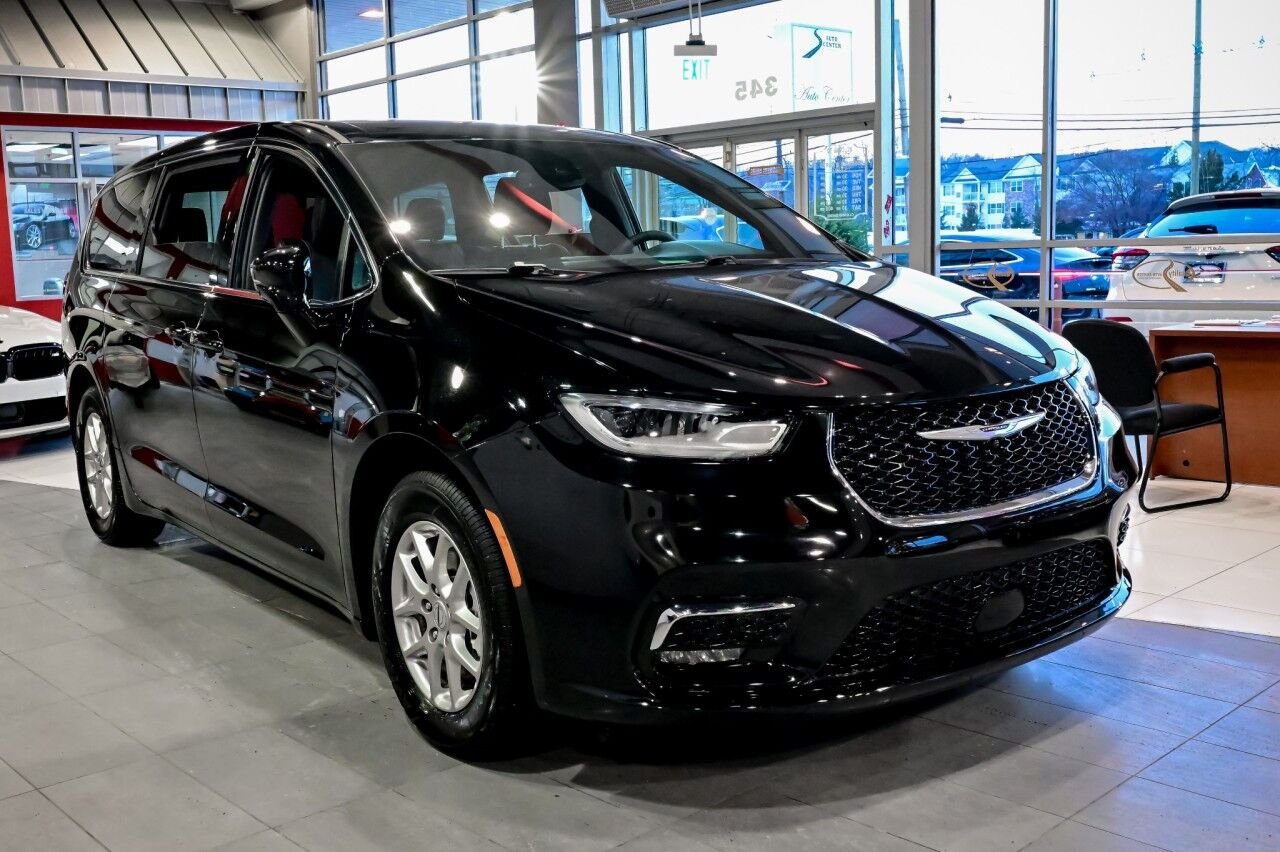 2025 Chrysler Pacifica Select Springfield NJ