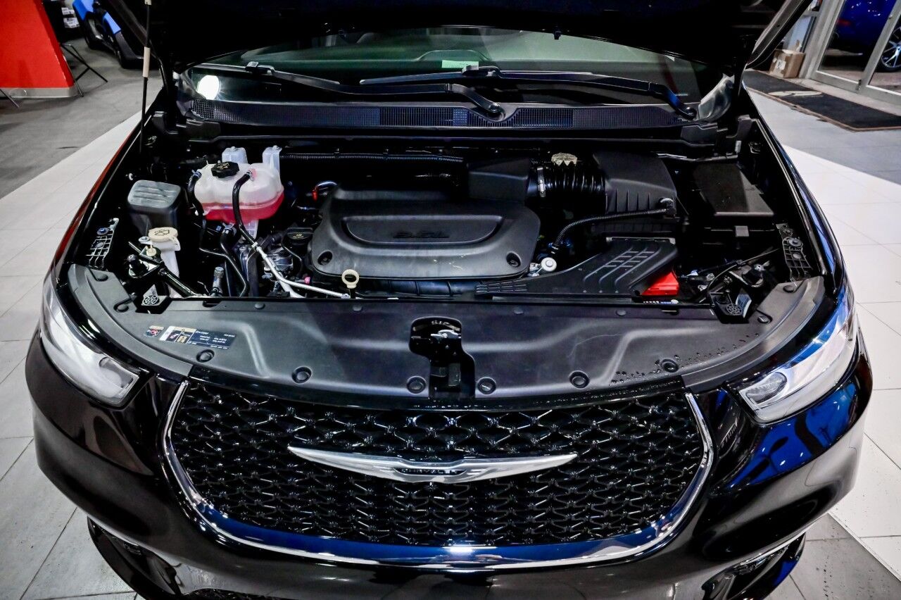 2025 Chrysler Pacifica Select Springfield NJ