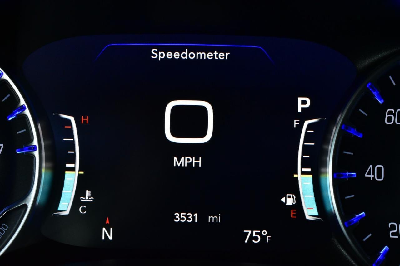 2025 Chrysler Pacifica Select Tampa FL