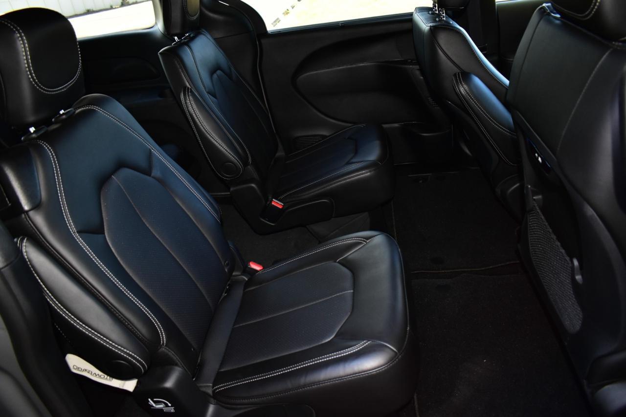 2025 Chrysler Pacifica Select Tampa FL