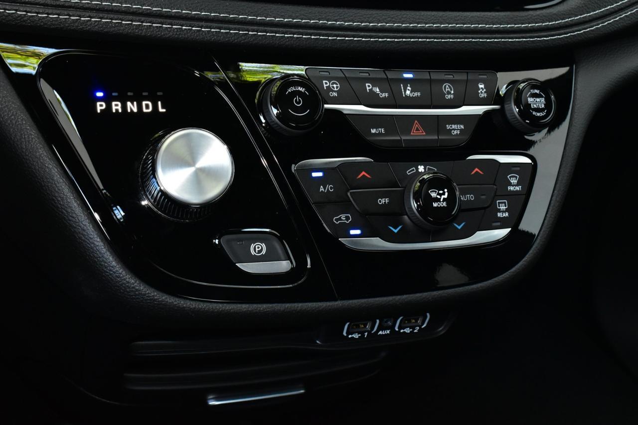 2025 Chrysler Pacifica Select Tampa FL