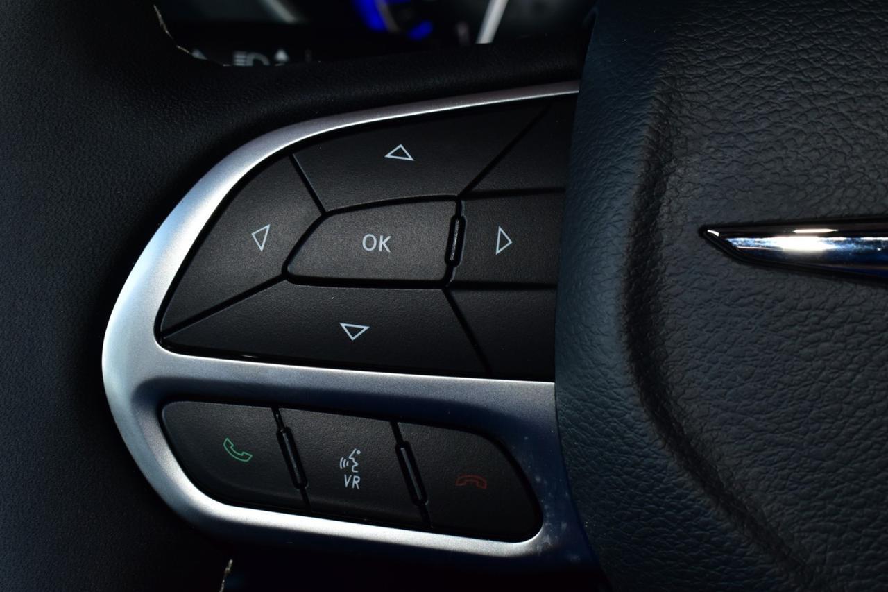 2025 Chrysler Pacifica Select Tampa FL