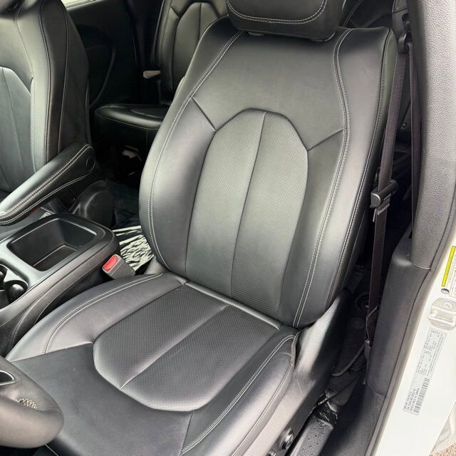 2025 Chrysler Pacifica Select Carbondale IL