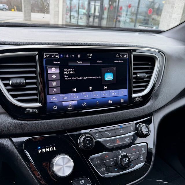 2025 Chrysler Pacifica Select Carbondale IL