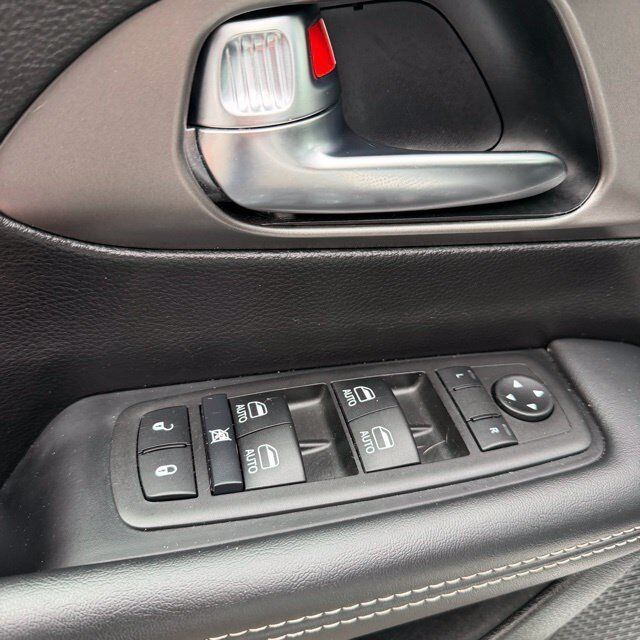 2025 Chrysler Pacifica Select Carbondale IL