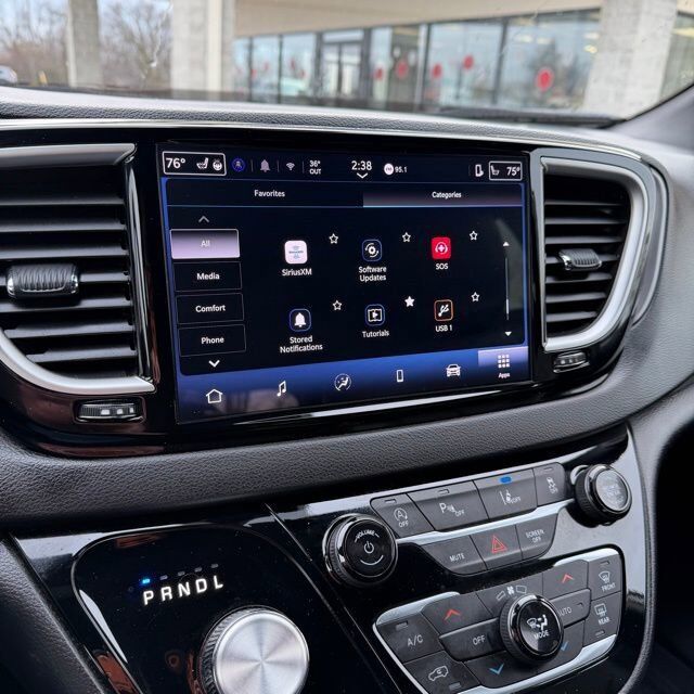 2025 Chrysler Pacifica Select Carbondale IL