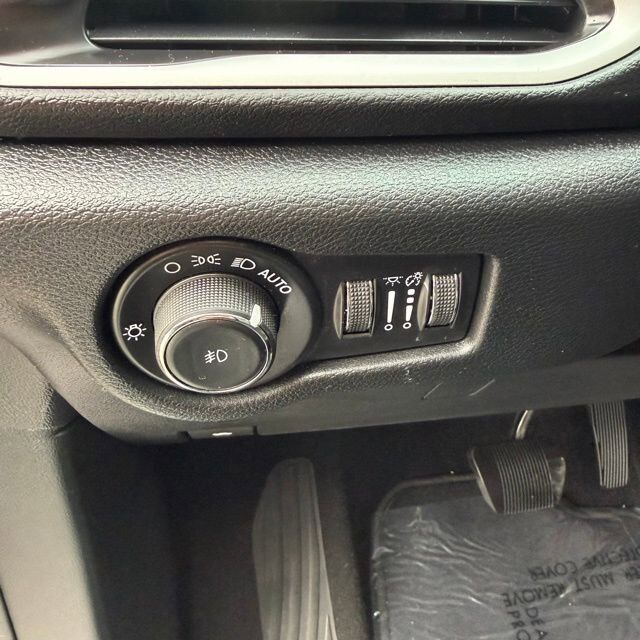 2025 Chrysler Pacifica Select Carbondale IL