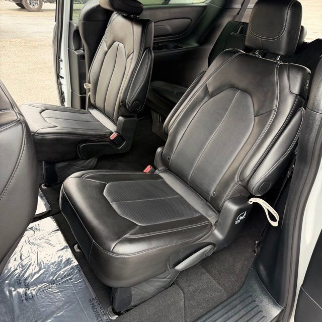 2025 Chrysler Pacifica Select Carbondale IL