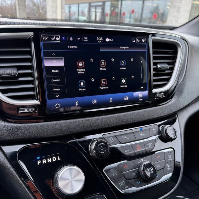 2025 Chrysler Pacifica Select Carbondale IL