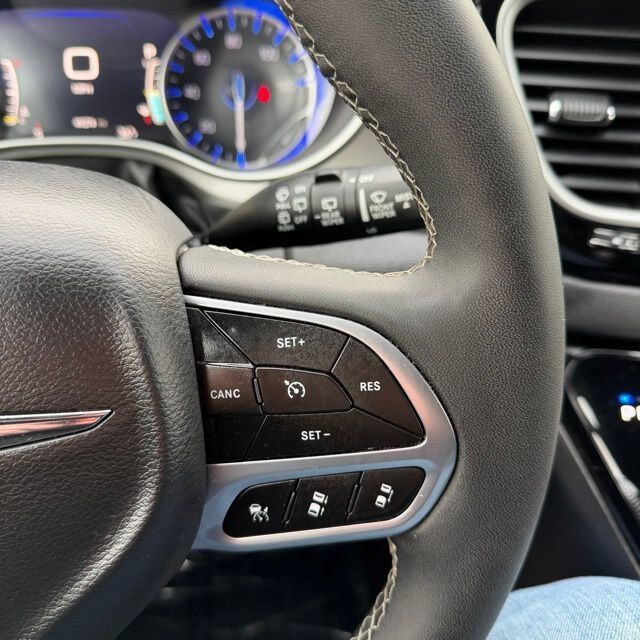 2025 Chrysler Pacifica Select Carbondale IL