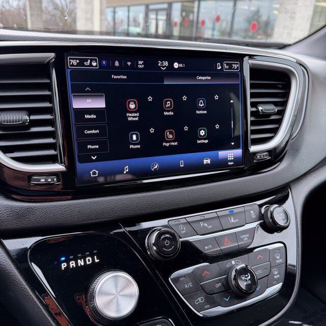 2025 Chrysler Pacifica Select Carbondale IL