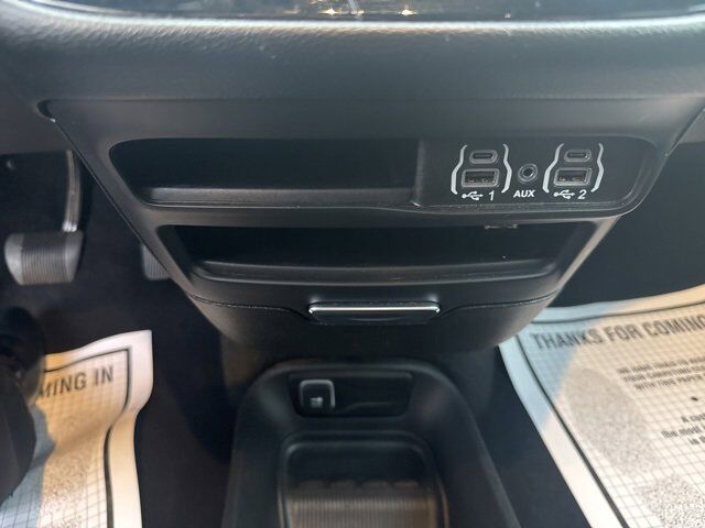 2025 Chrysler Pacifica Select Carbondale IL