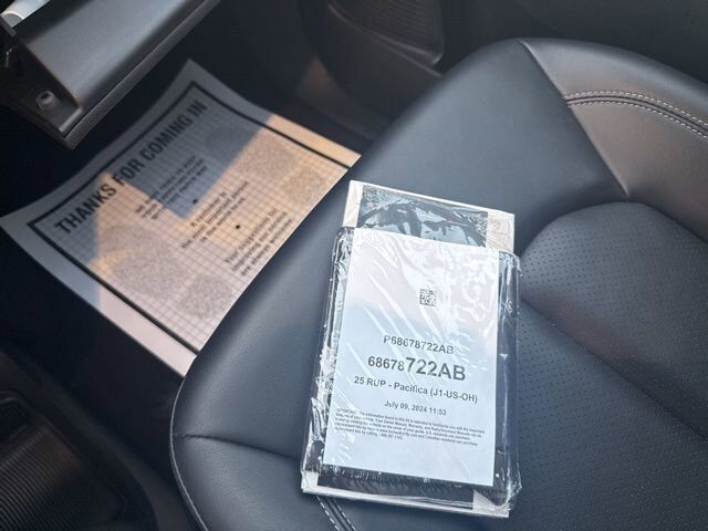 2025 Chrysler Pacifica Select Carbondale IL