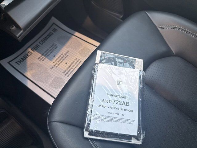 2025 Chrysler Pacifica Select Carbondale IL