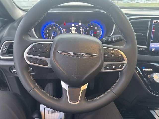 2025 Chrysler Pacifica Select Carbondale IL