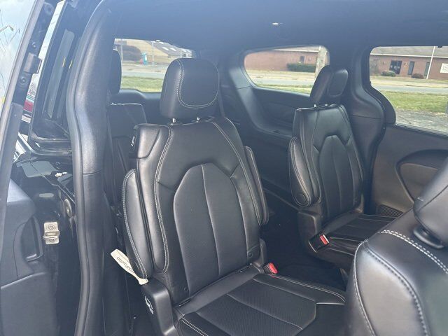 2025 Chrysler Pacifica Select Carbondale IL