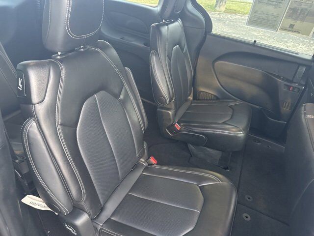 2025 Chrysler Pacifica Select Carbondale IL