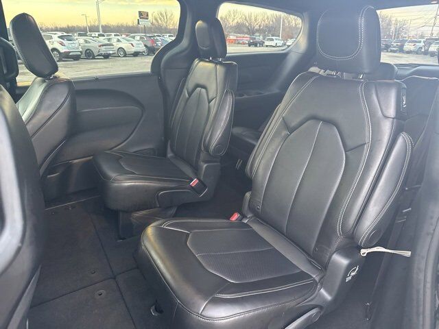 2025 Chrysler Pacifica Select Carbondale IL