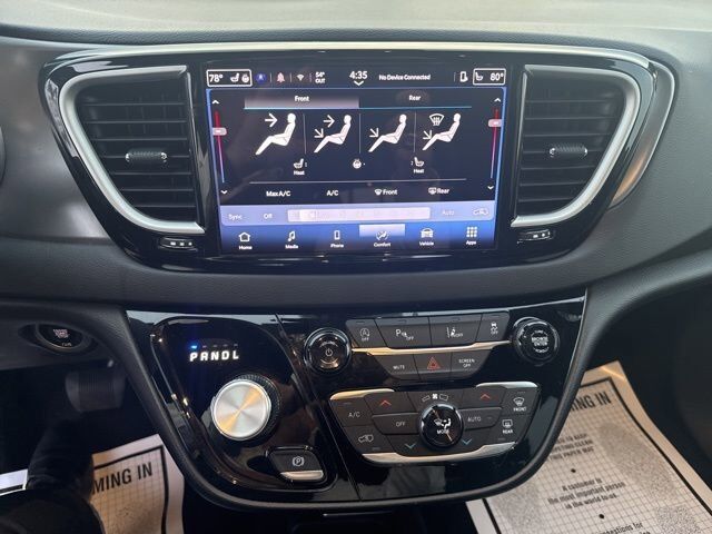 2025 Chrysler Pacifica Select Carbondale IL