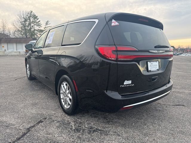 2025 Chrysler Pacifica Select Carbondale IL