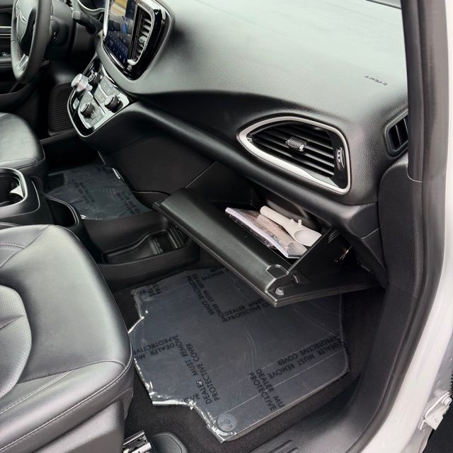 2025 Chrysler Pacifica Select Herrin IL