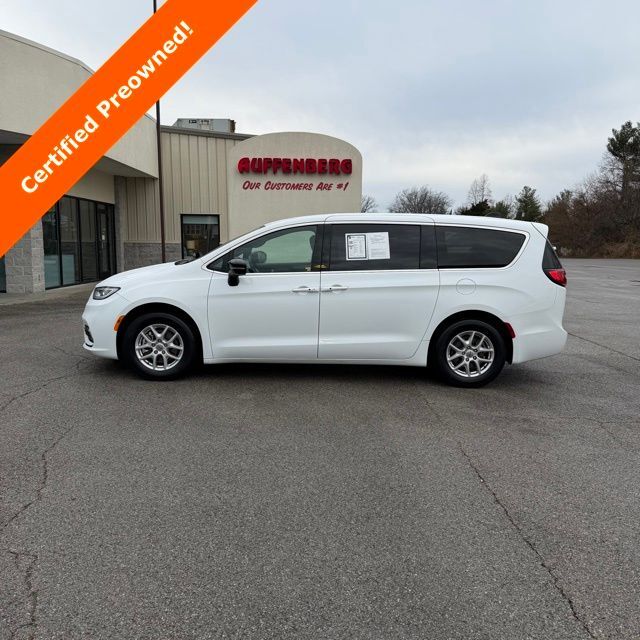 2025 Chrysler Pacifica Select