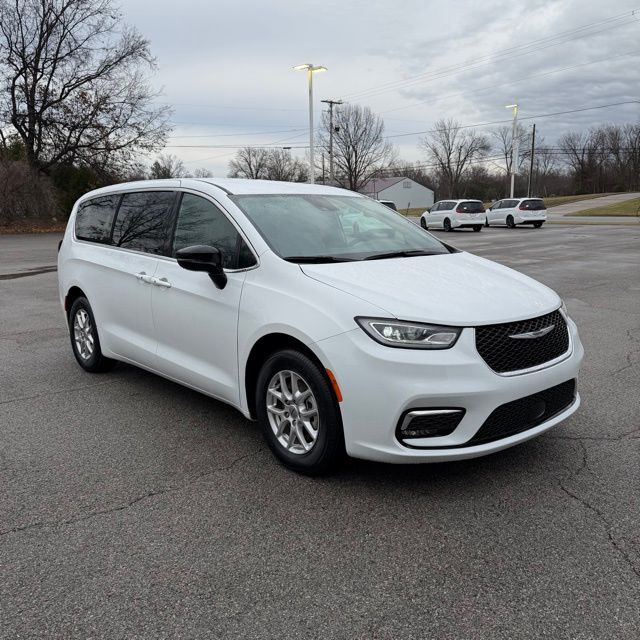 2025 Chrysler Pacifica Select Herrin IL