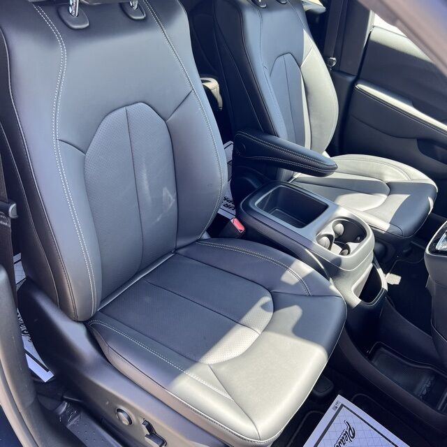 2025 Chrysler Pacifica Select Herrin IL