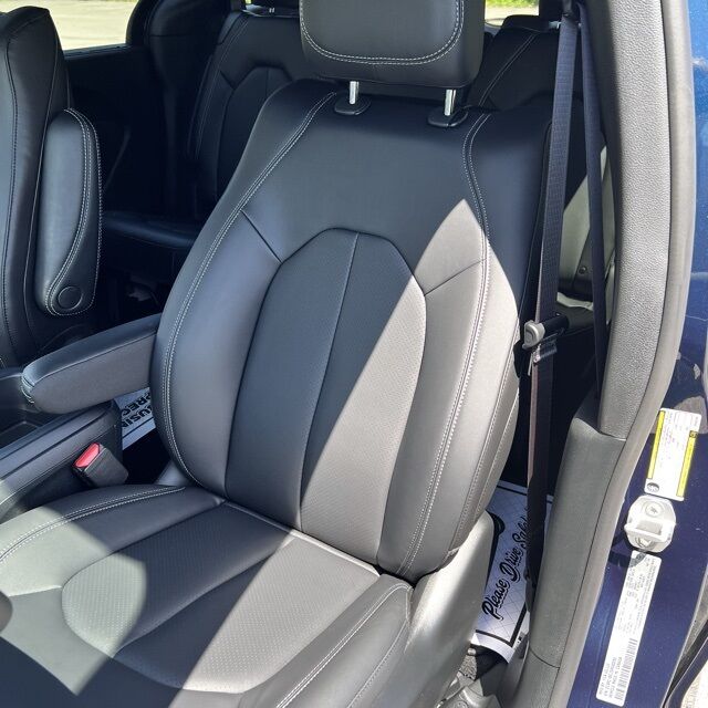 2025 Chrysler Pacifica Select Herrin IL