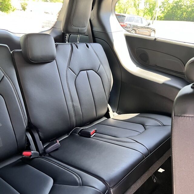 2025 Chrysler Pacifica Select Herrin IL