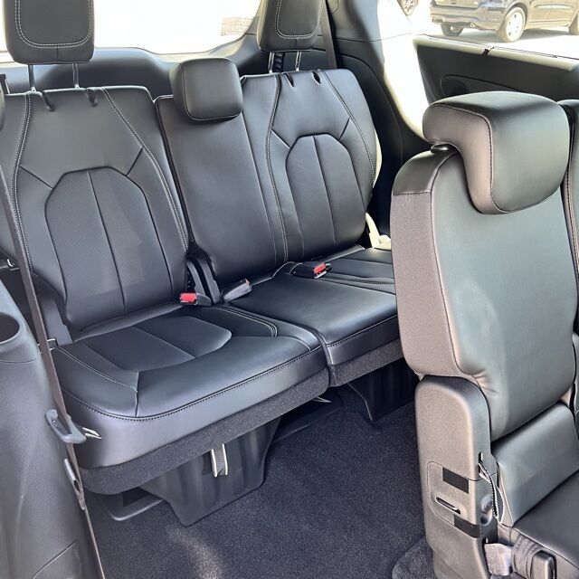 2025 Chrysler Pacifica Select Herrin IL