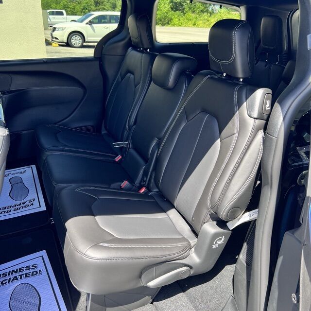 2025 Chrysler Pacifica Select Herrin IL