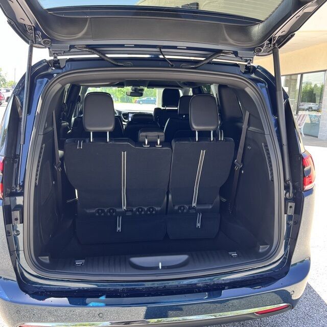 2025 Chrysler Pacifica Select Herrin IL
