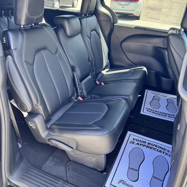 2025 Chrysler Pacifica Select Herrin IL
