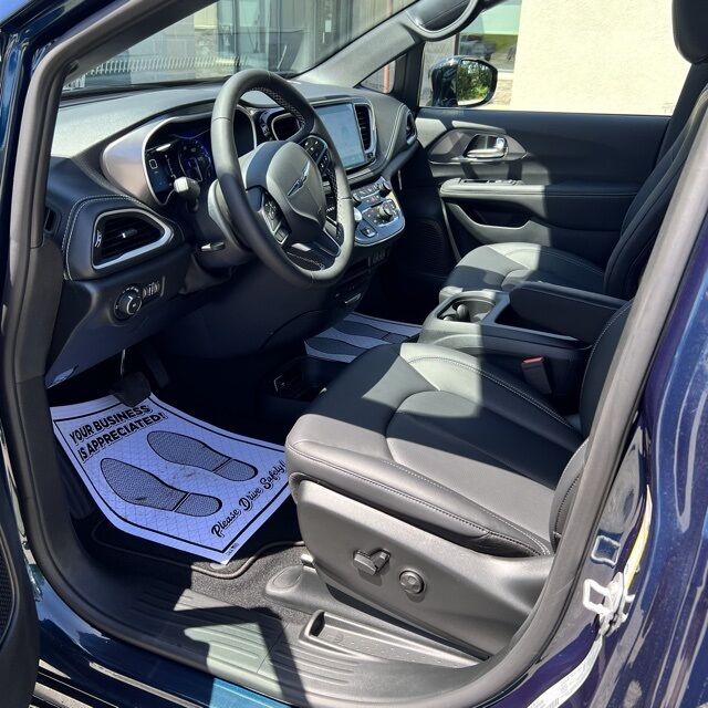 2025 Chrysler Pacifica Select Herrin IL