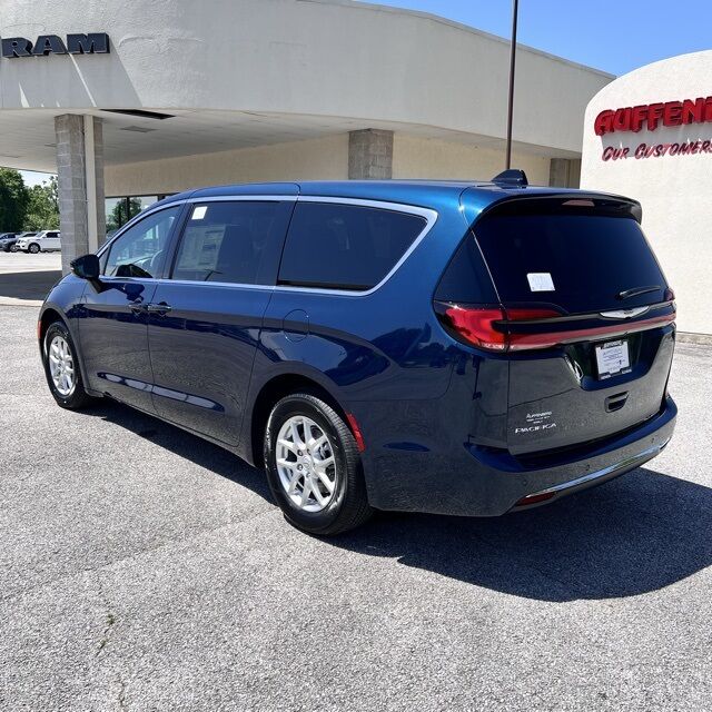2025 Chrysler Pacifica Select Herrin IL