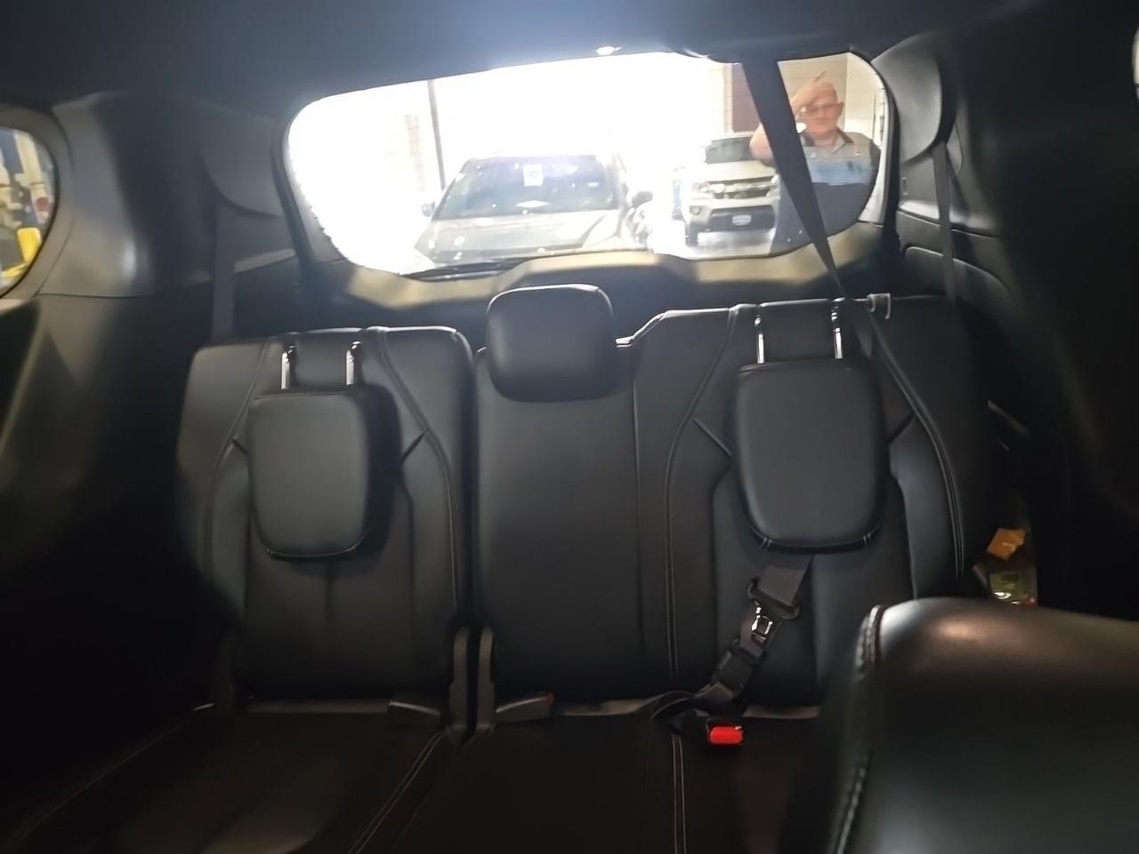 2025 Chrysler Pacifica Select West Burlington IA