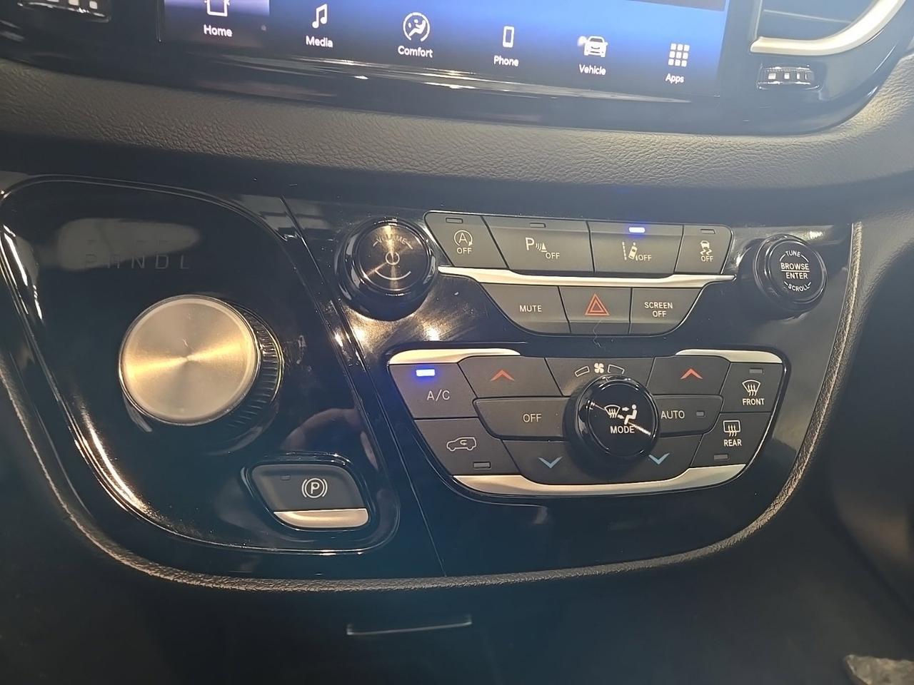 2025 Chrysler Pacifica Select West Burlington IA