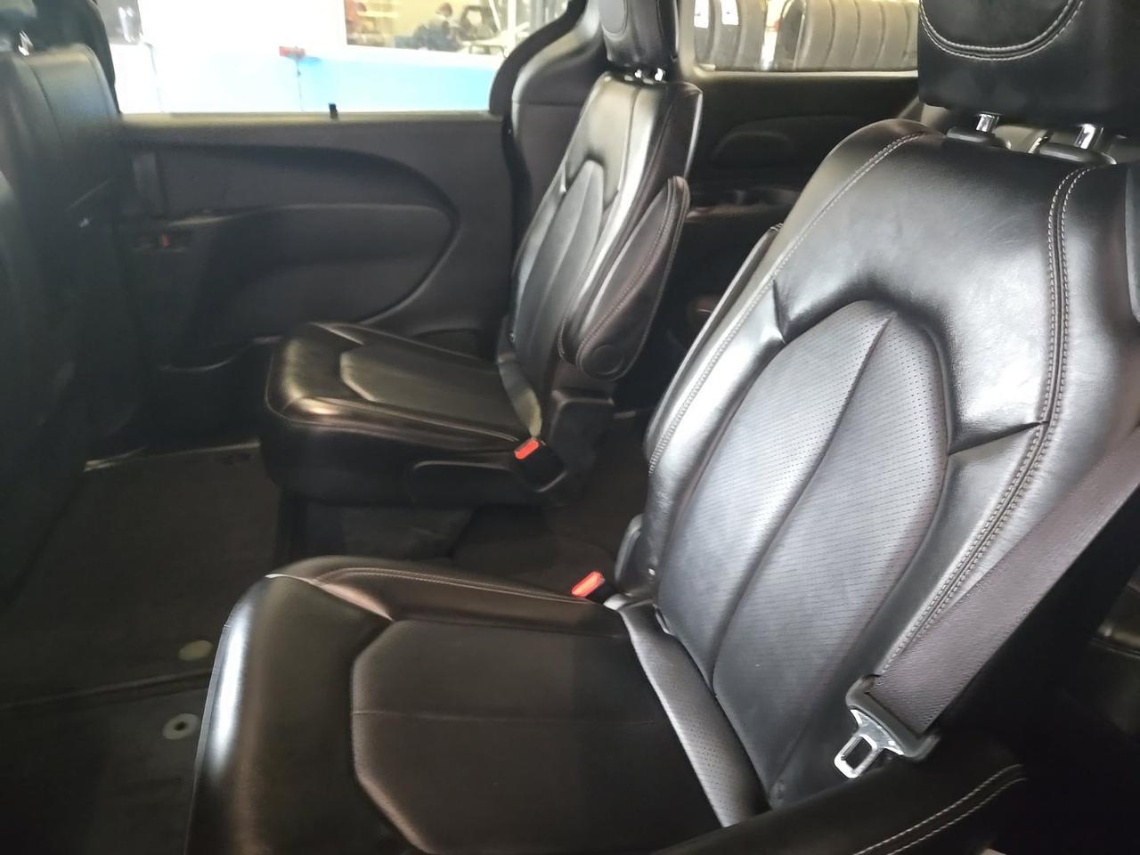 2025 Chrysler Pacifica Select West Burlington IA