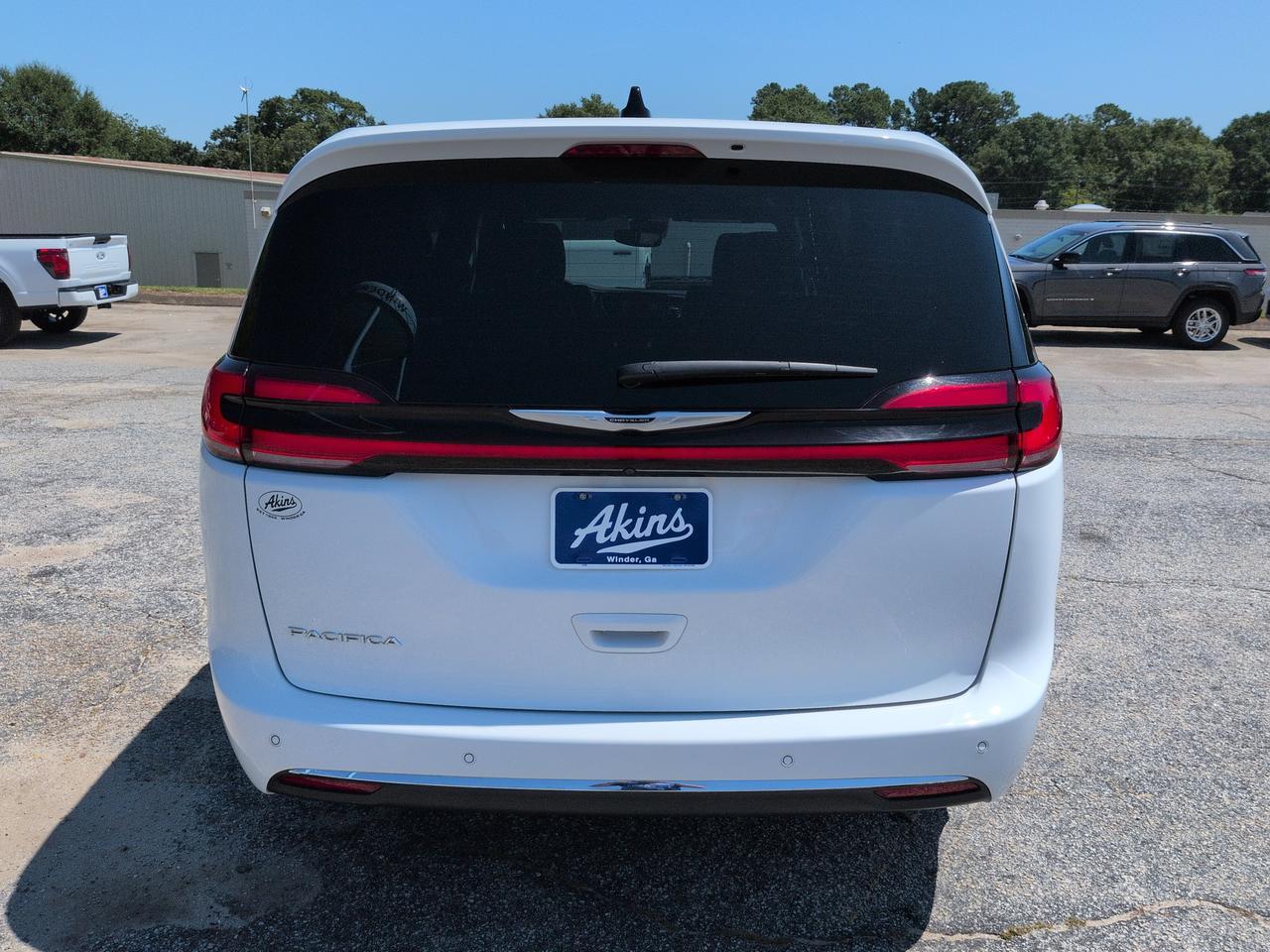 2025 Chrysler Pacifica Select Winder GA