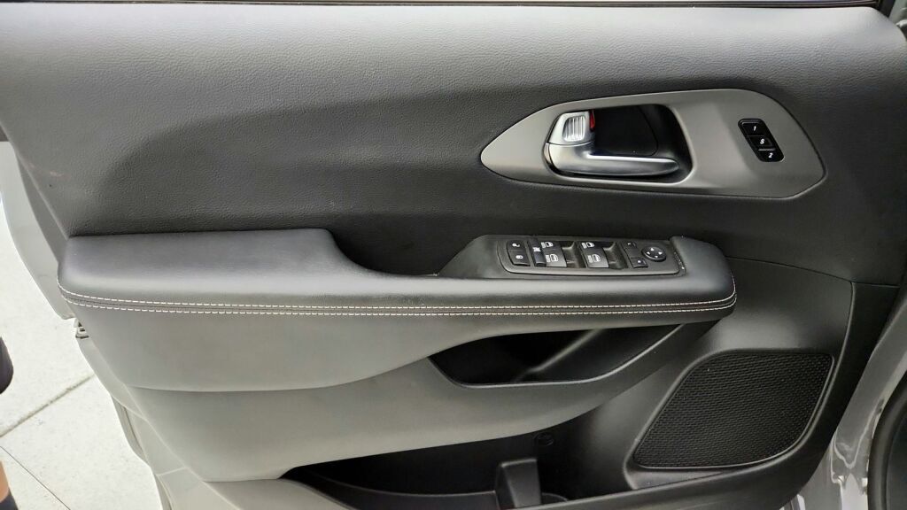 2025 Chrysler Pacifica Select Laurel MD