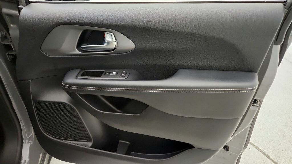 2025 Chrysler Pacifica Select Laurel MD