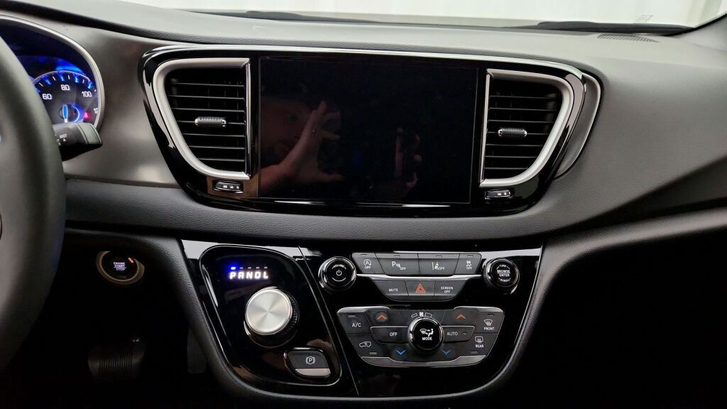 2025 Chrysler Pacifica Select Laurel MD