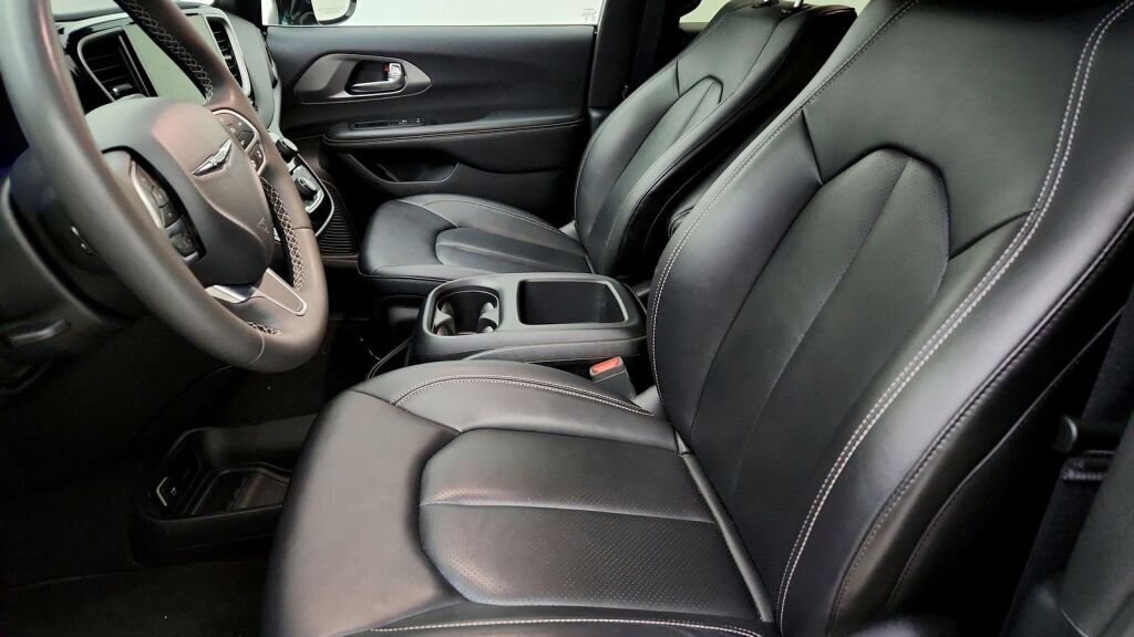 2025 Chrysler Pacifica Select Laurel MD
