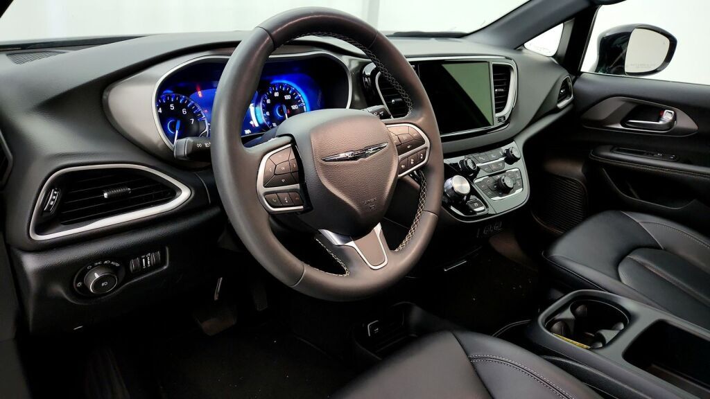 2025 Chrysler Pacifica Select Laurel MD