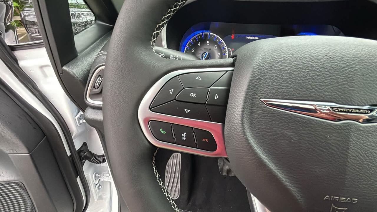 2025 Chrysler Pacifica Select Hudson MA