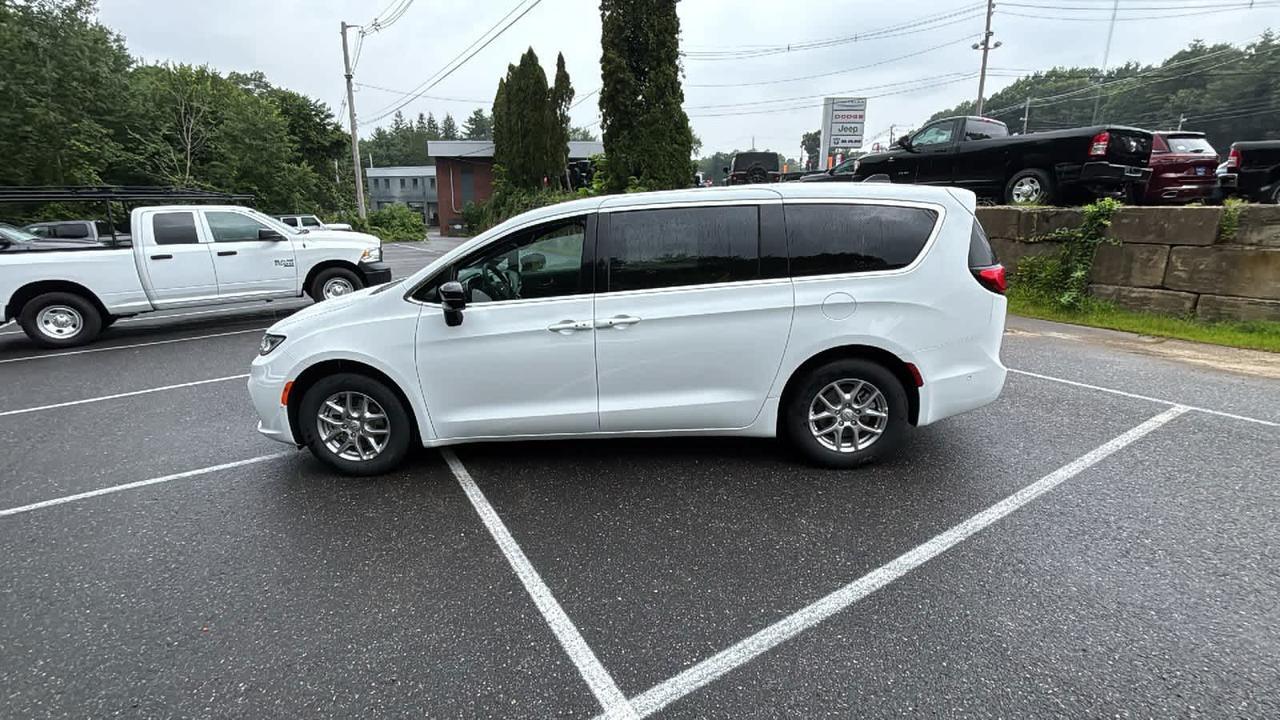 2025 Chrysler Pacifica Select Hudson MA