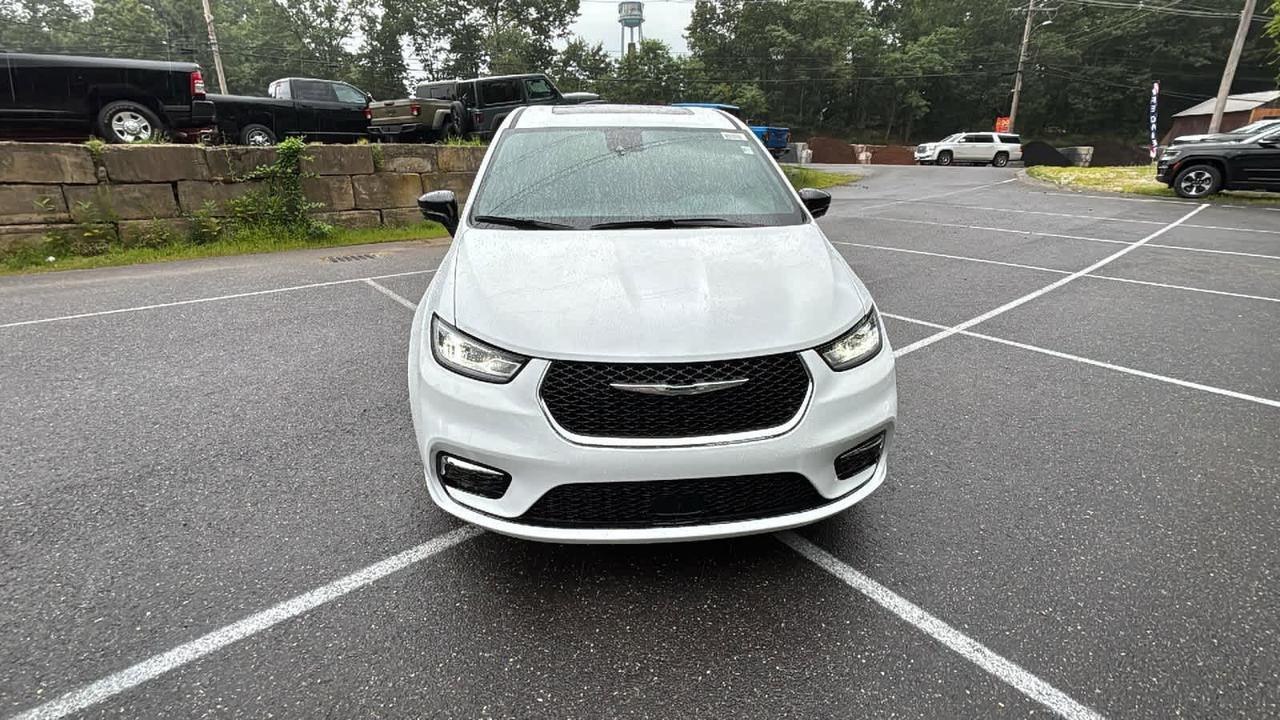 2025 Chrysler Pacifica Select Hudson MA