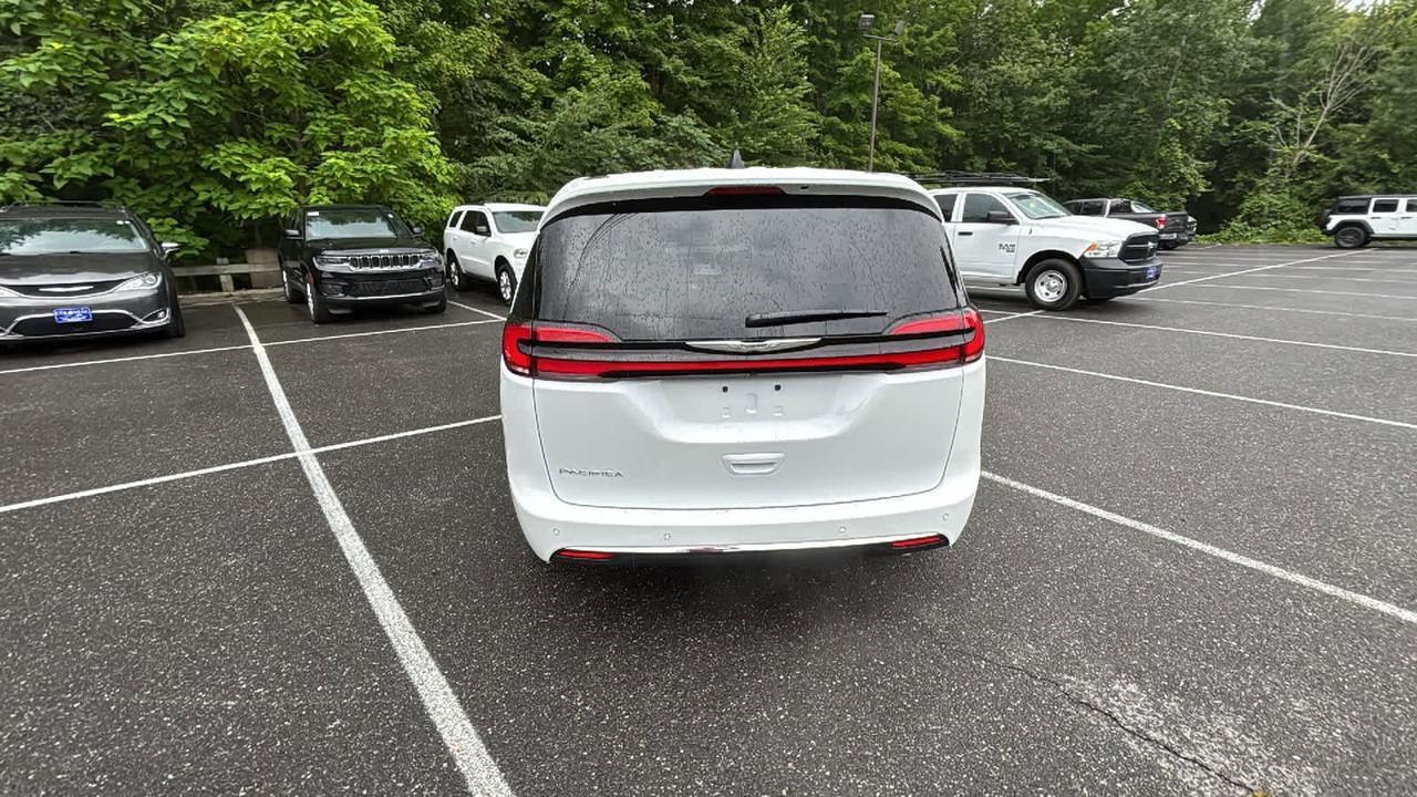 2025 Chrysler Pacifica Select Hudson MA